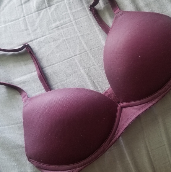 burgundy wireless VS pink bra - Picture 3 of 6